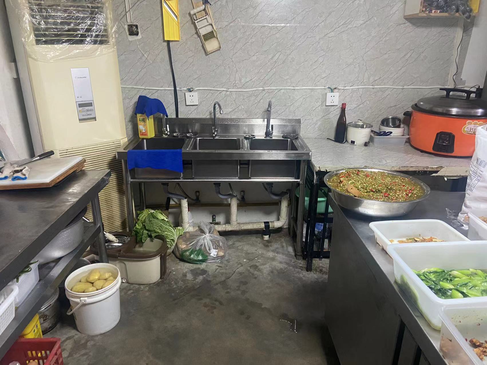 闵行梅陇莲花南路北见华清商业广场餐饮旺铺转让