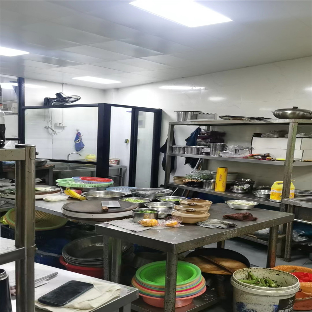 好位置餐饮商铺转让，适合各种餐饮店 证件齐全
