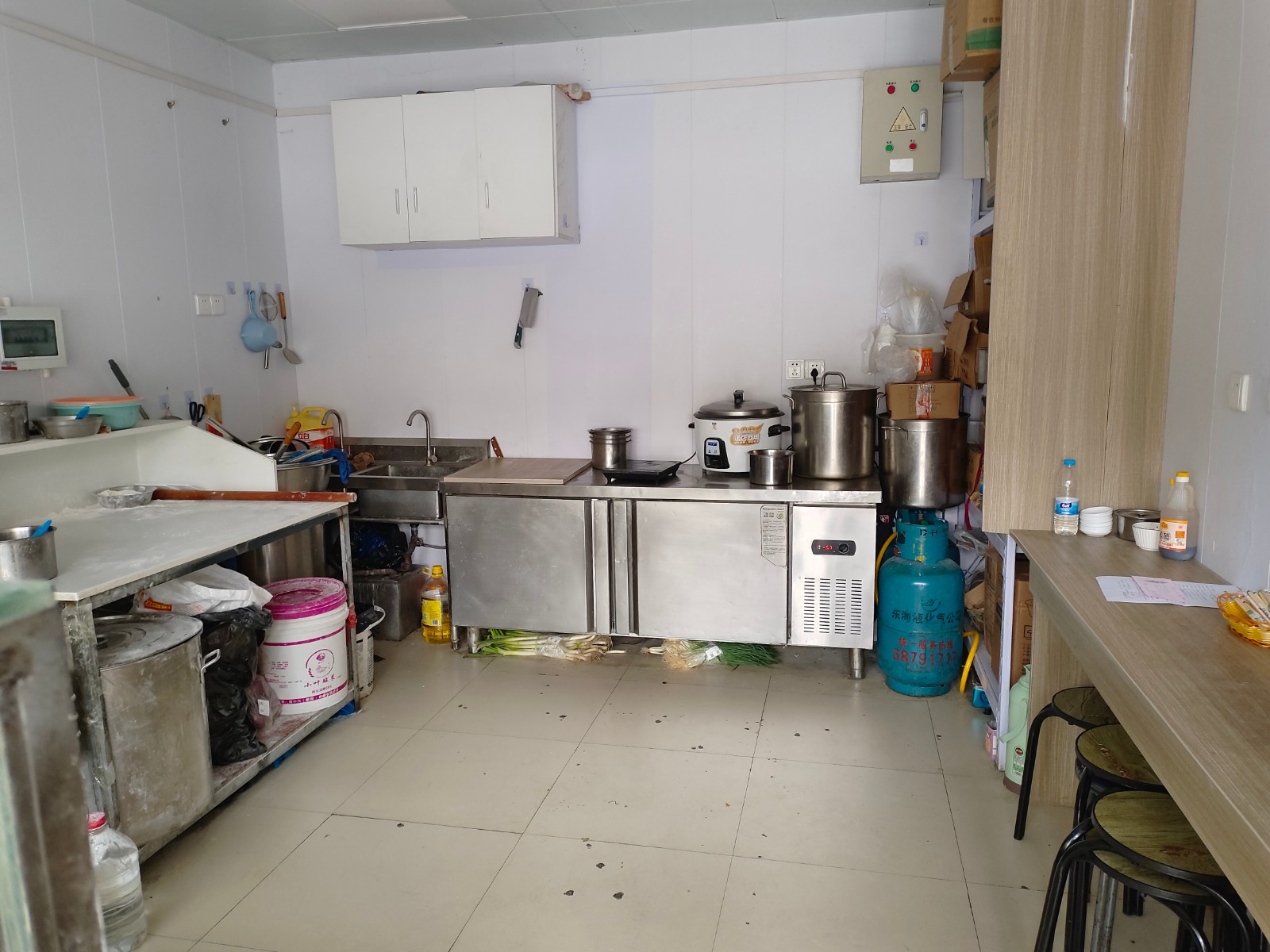 松江九亭临街商铺早餐餐饮转让