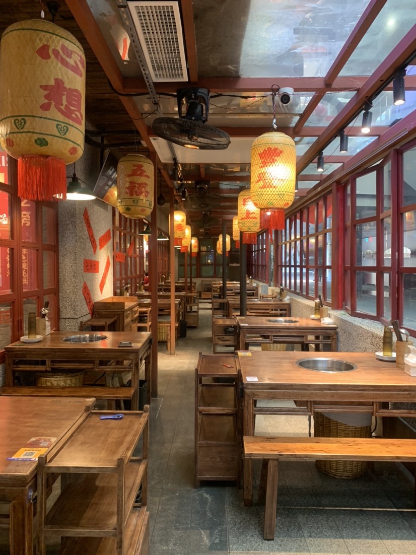闵行爱情海餐饮火锅店转让，带设备装修