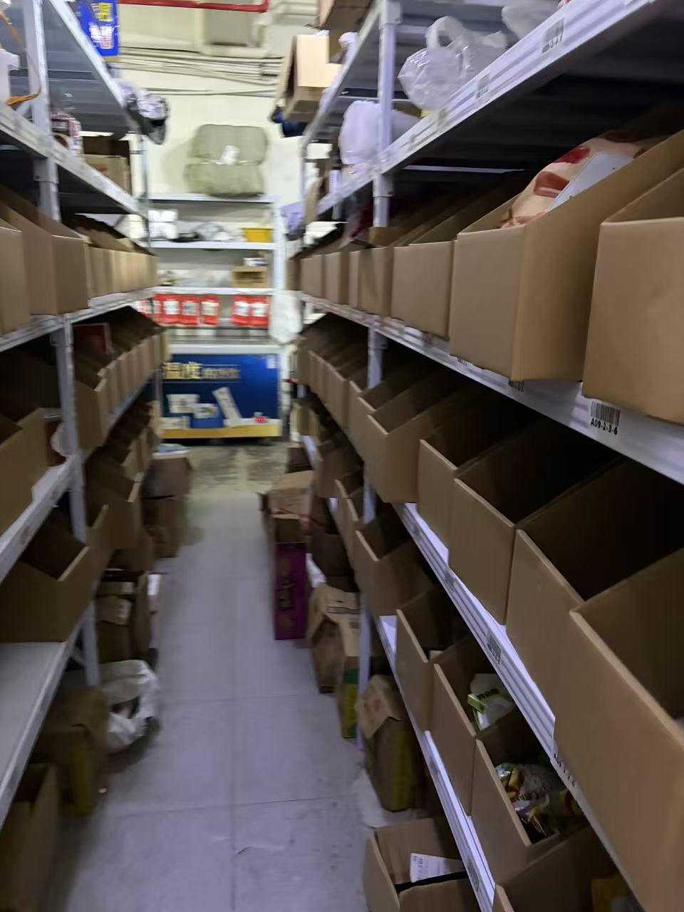 松江体育中心地铁站谷阳北路便利店转让